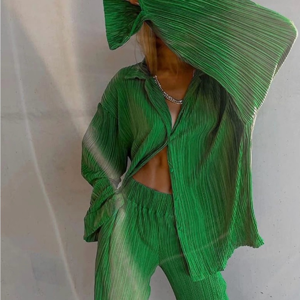 Vibrant Green Pleated Long Sleeve Button Down